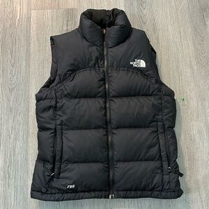 Woman’s North Face 700 Fill Black Puffer Vest (Small)